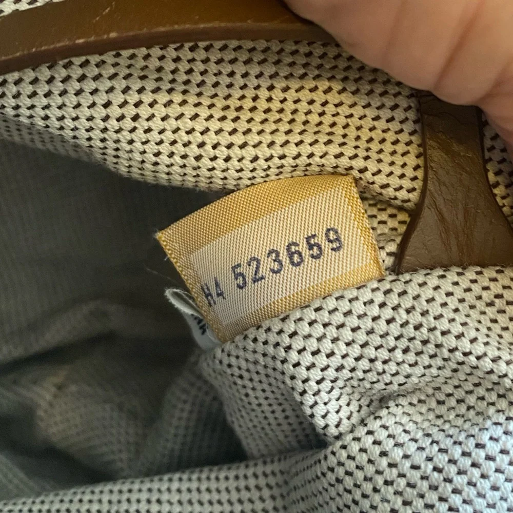 Classic Dooney & Bourke Shoulder Bag - Picture 9 of 10